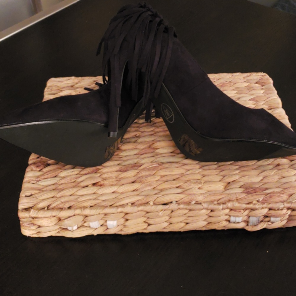 Shoes - Picture 5 of 5